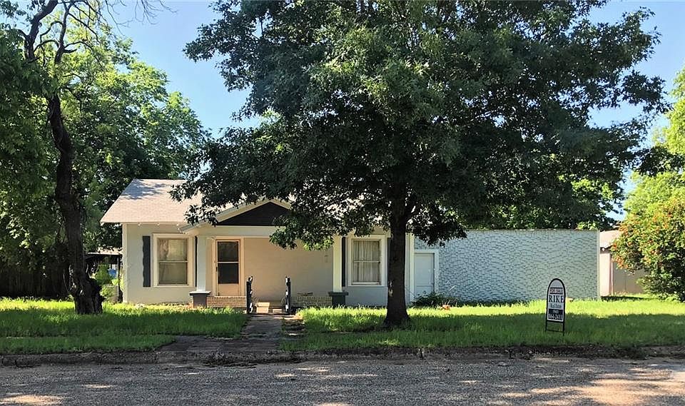 1st image of 207 SE 2nd St