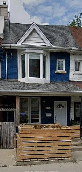 1054 Dufferin St #2 — Photo 14