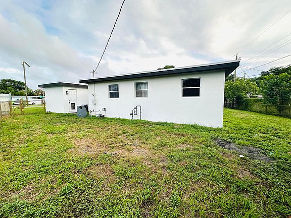 4th image of 1865 W Chatham Road