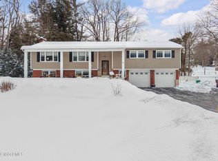 41 Walden Glen, Ballston Lake, NY 12019