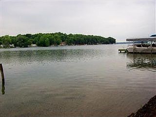 4th image of 176 E Gull Lake Dr