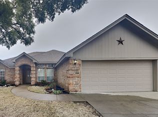 7040 Buenos Aires Dr, North Richland Hills, TX 76180