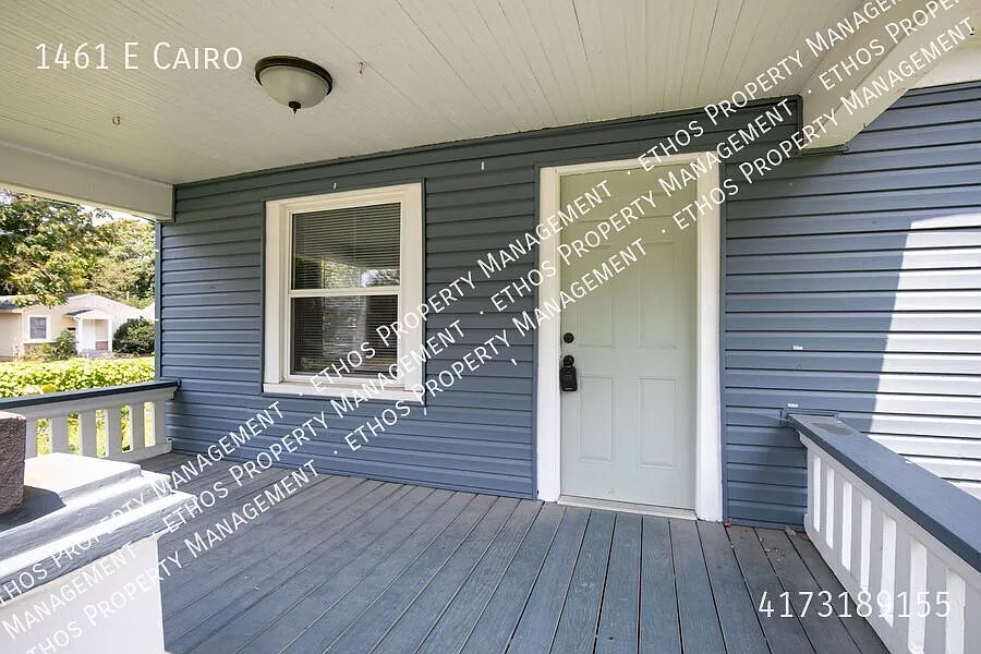 Available now! 3 bed/1 bath near US Highway 65 — Photo 2