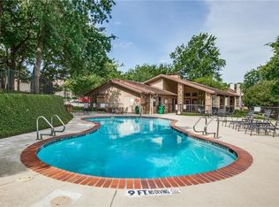 5813 Chimney Wood Cir, Fort Worth, TX 76112