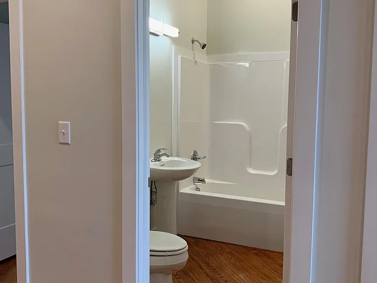 2430 Emerald Pl — Photo 6