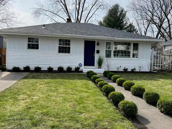 2810 Emmaus Ave, Zion, IL 60099
