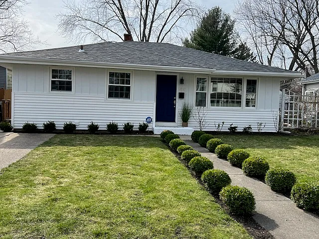 2810 Emmaus Ave photo 1