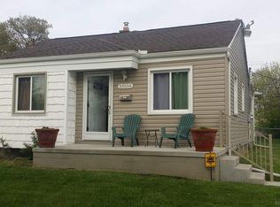 25104 Leach St, Eastpointe, MI 48066