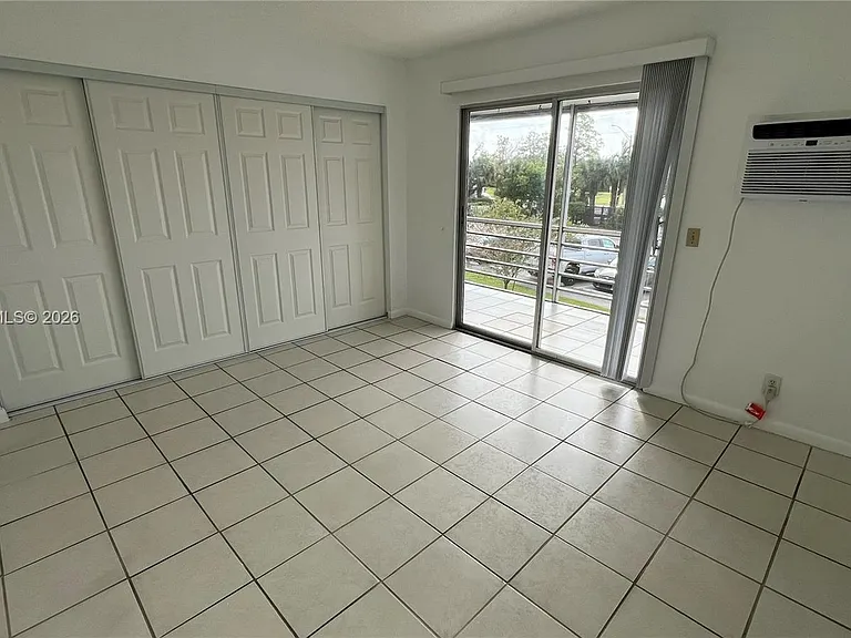 306 Newport Dr #306-T — Photo 5