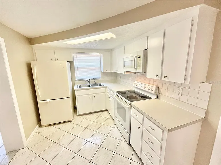 3054 Primrose Dr — Photo 19