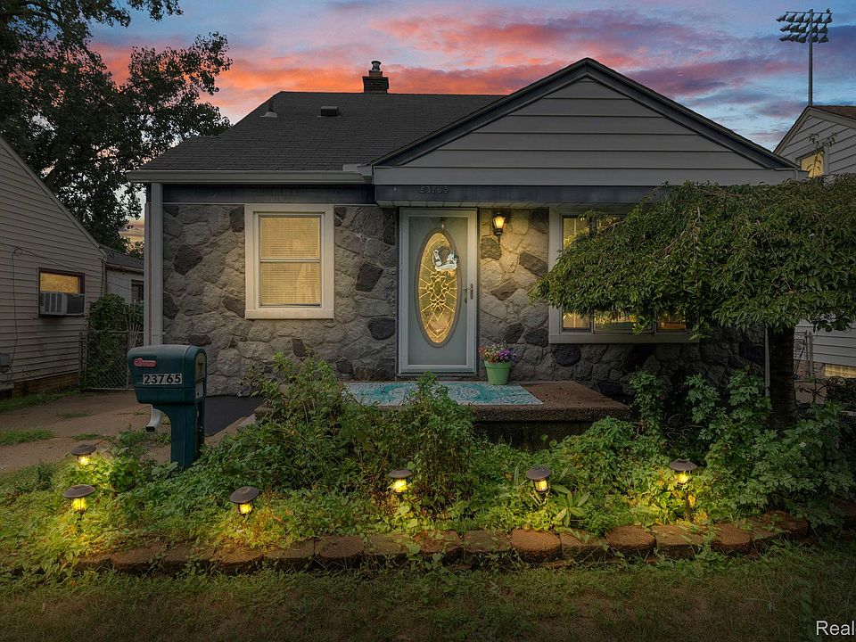 1st image of 23765 Crossley Ave