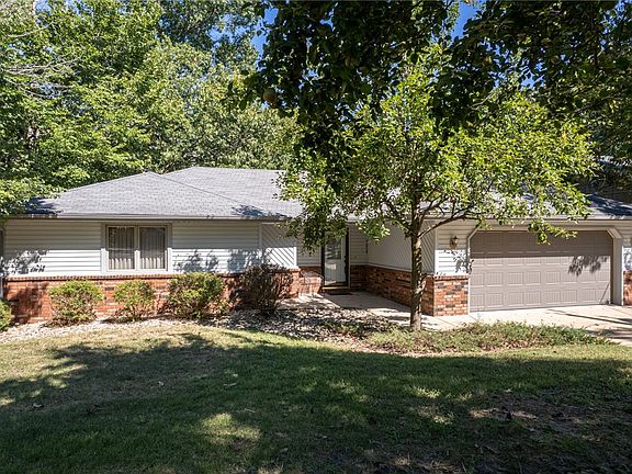 4th image of 12 Brentwood Dr