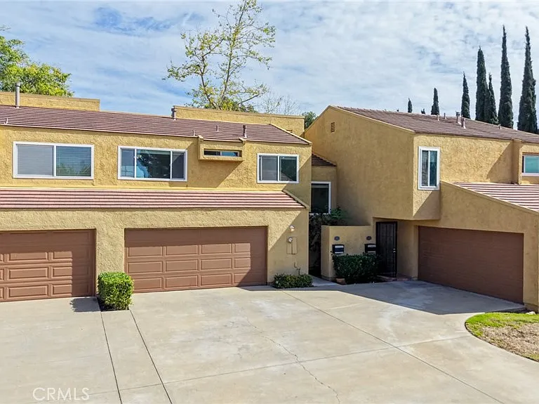 4842 Carmonita Ln — Photo 1