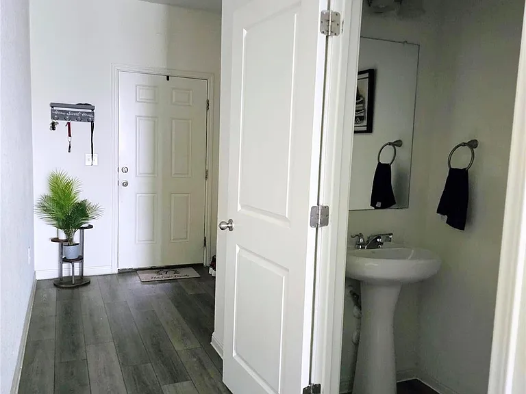 19506 Caymus Dr — Photo 2