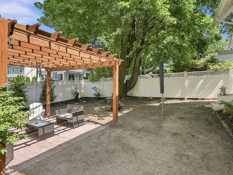 42 Norway Park — Photo 34