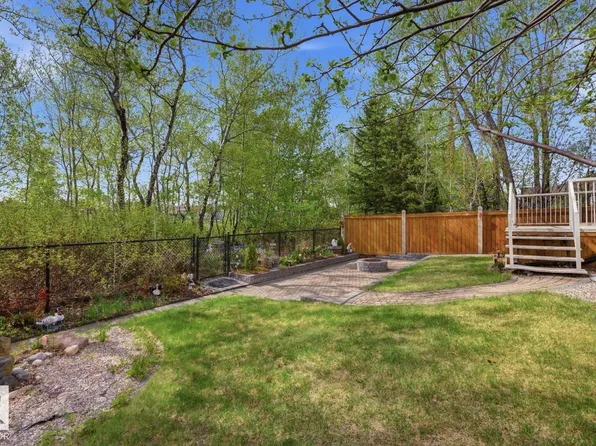 70 Eastcott Dr, Saint Albert, AB T8N 7B2