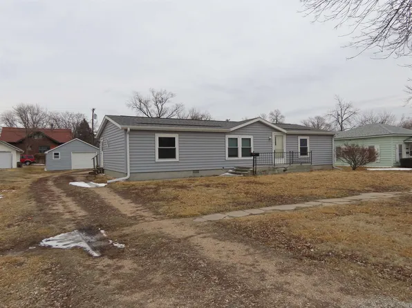 164 S 4th St, David City, NE 68632