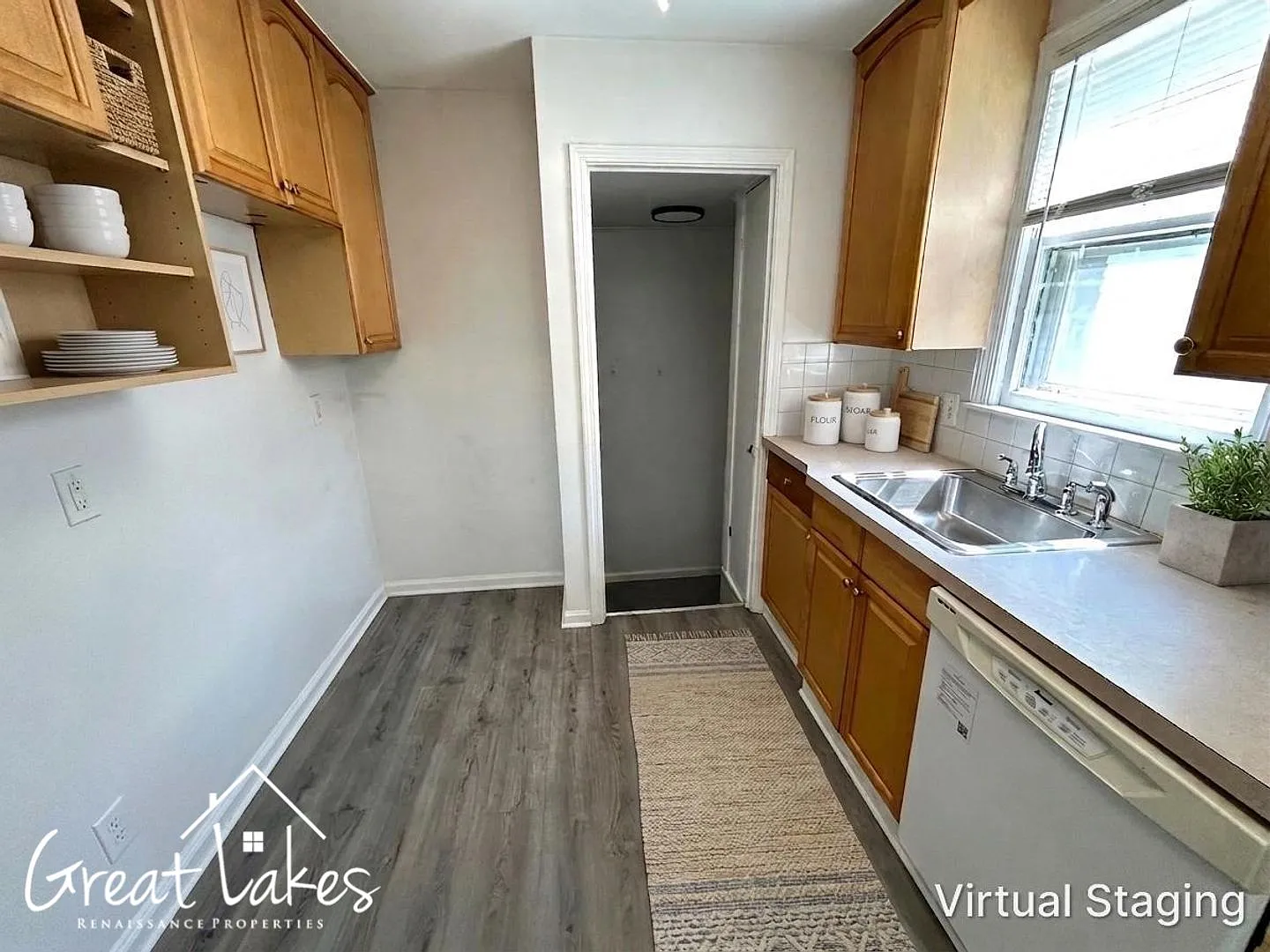 Stunning 3 Bedroom 1 Bathroom now available for rent — Photo 4
