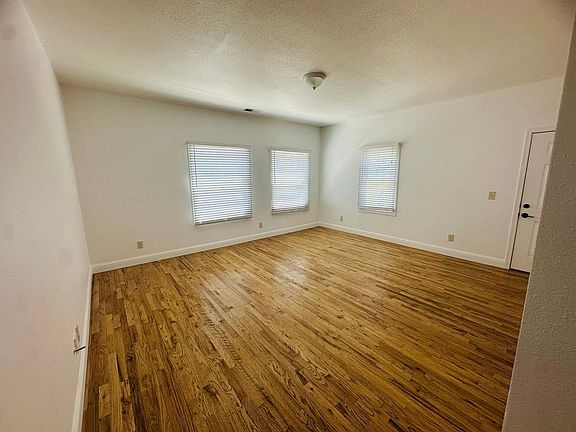 2nd image of 1009 Solons Aly APT 2