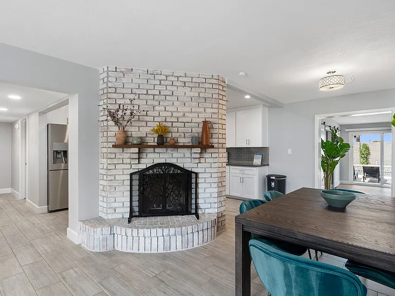 1812 N 48th Pl — Photo 32