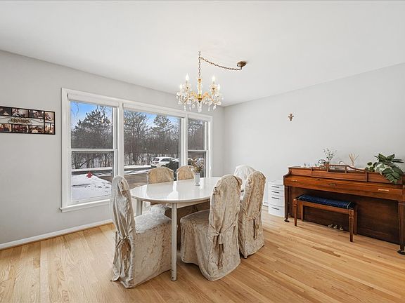 5th image of 718 Lawler Ave