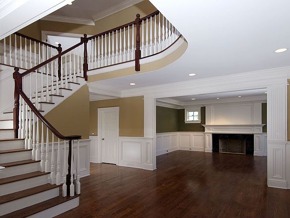 Barrel vaulted foyer