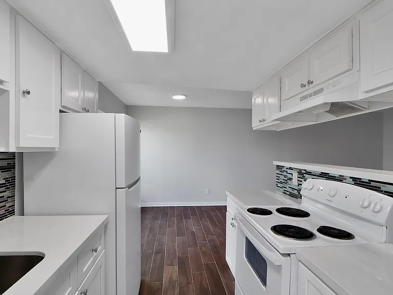 7047 Bissonnet St #117 — Photo 8