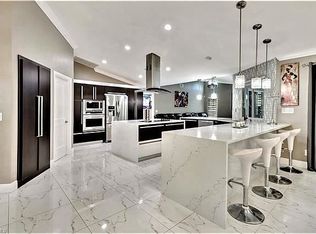 10501 Regent Cir, Naples, FL 34109