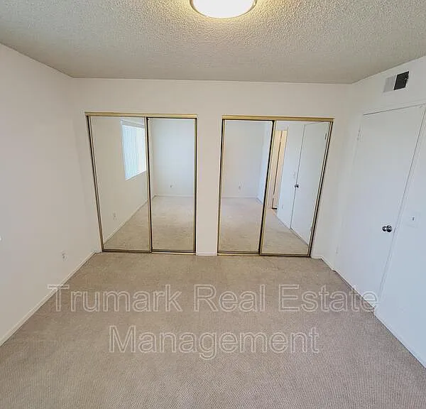 553 E Orange Grove Ave #D — Photo 13