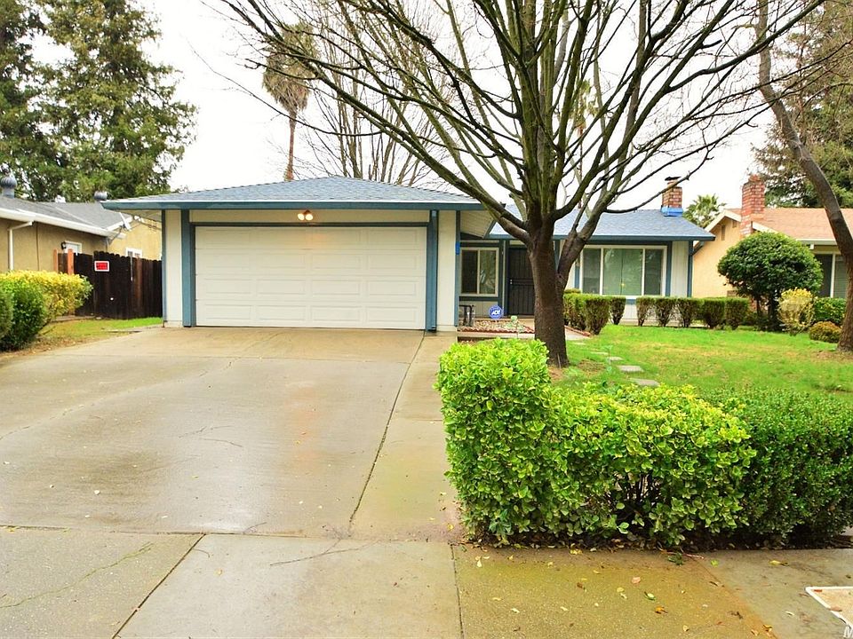 1st image of 10 Corkwood Ct