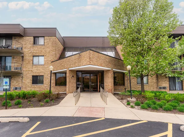 5550 Astor Ln Unit 123, Rolling Meadows, IL 60008