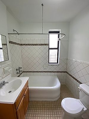 5th image of 4652 Manhattan College Pkwy APT E6