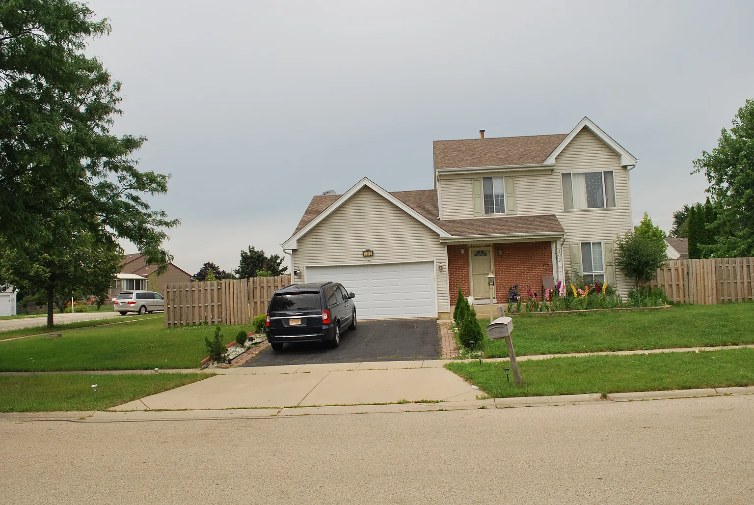 102 Filbert Dr photo 1
