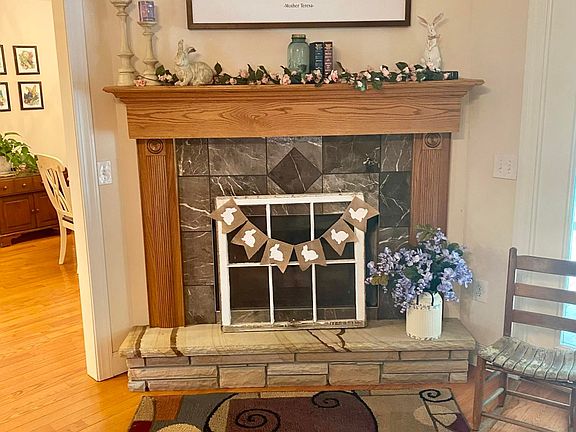 5th image of 904 Summerwind Dr
