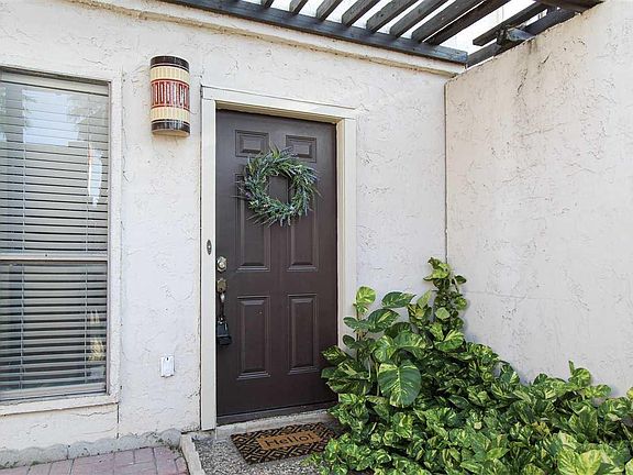 2nd image of 101 W Del Mar Blvd Unit 1C
