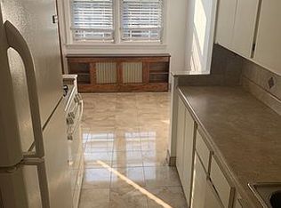 22-17 47th St FLOOR 3, Astoria, NY 11105