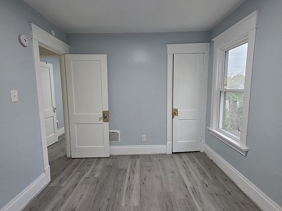 3rd image of 582 Lasalle Ave Floor 2