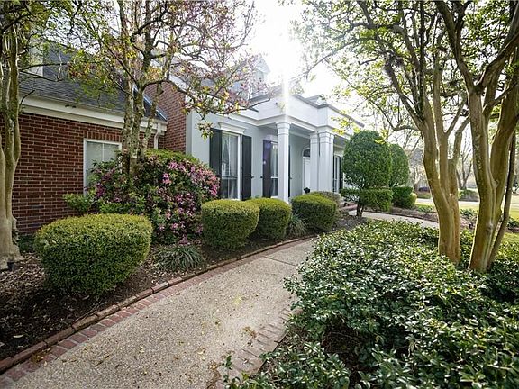 5th image of 8 Grand Cypress Ct