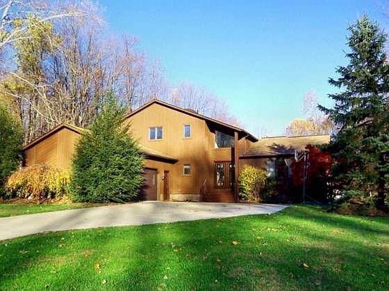5th image of 18235 Rolling Brook Dr