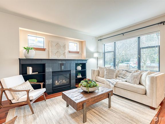 5th image of 3042 A 21st Avenue W