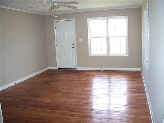 2nd image of 100 E Dogwood Dr