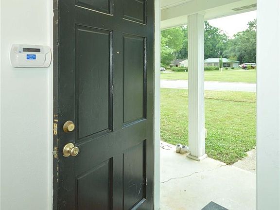 4th image of 8241 Tippin Ave