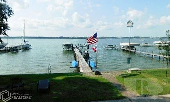 4th image of 4274 S Shore Dr