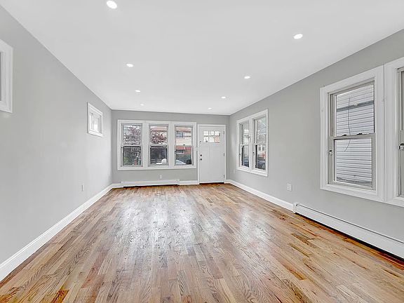 2nd image of 11639 155th St
