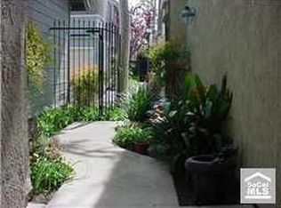 102 Eucalyptus Ln, Costa Mesa, CA 92627