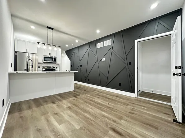 1015 S 6th St #1, Philadelphia, PA 19147