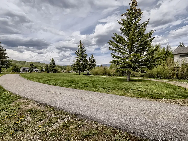 101 Hawn Dr — Photo 26
