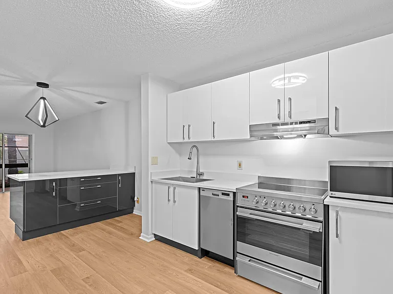 1410 Ocean Dunes Cir — Photo 4