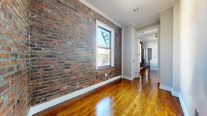 Rented by Bond New York | media 17