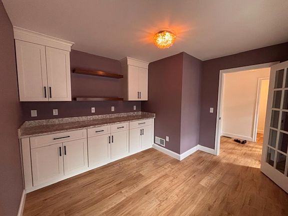 4th image of 26 Edgewater Drive